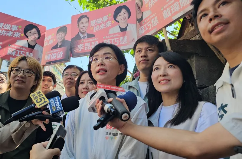 新北大巨蛋選址確定　蘇巧慧：全力支持 新北市大巨蛋確定將落腳樹林機五用地，民進黨新北市長參選人蘇巧慧（右4）表示，大巨蛋的選址都是經過專業的評估，所以不管位在哪裡，她都全力支持，她若當選，有信心把新北大巨蛋興建成新地標。中央社記者王鴻國攝115年7月22日