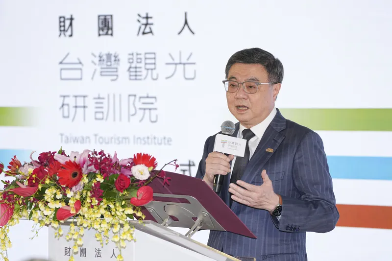 台灣觀光研訓院揭牌　卓榮泰出席致詞 行政院長卓榮泰（圖）22日出席財團法人台灣觀光研訓院揭牌儀式，致詞時表示研訓院將以「國家觀光智庫」為定位，串聯政府與民間、研究與實務，協助推動2030年觀光產值兆元目標。中央社記者鄭清元攝115年7月22日