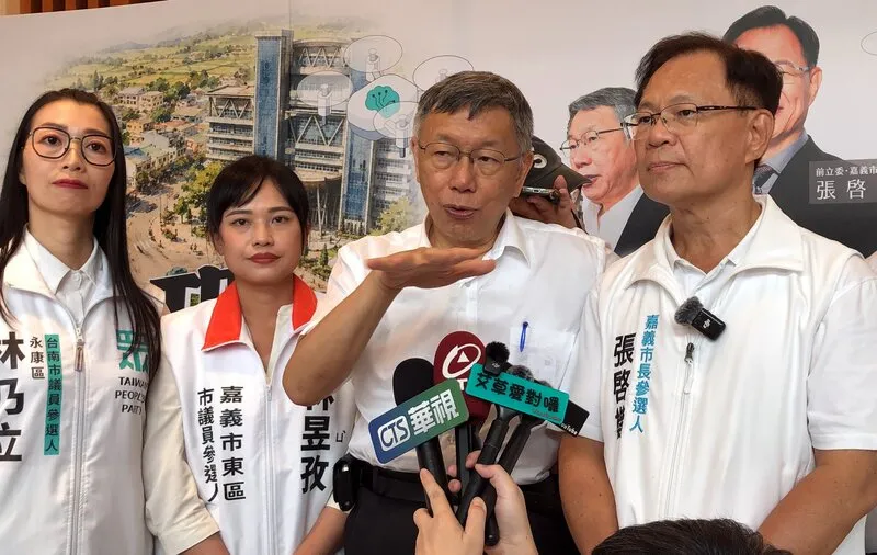 25日赴凱道集會？柯文哲：沒被告知 中國國民黨25日在凱達格蘭大道辦「我是人、我反毒台」集會，前台灣民眾黨主席柯文哲（右2）24日表示，活動辦得很倉促，事先沒被告知，行程早已排定。中央社記者黃國芳攝115年7月24日