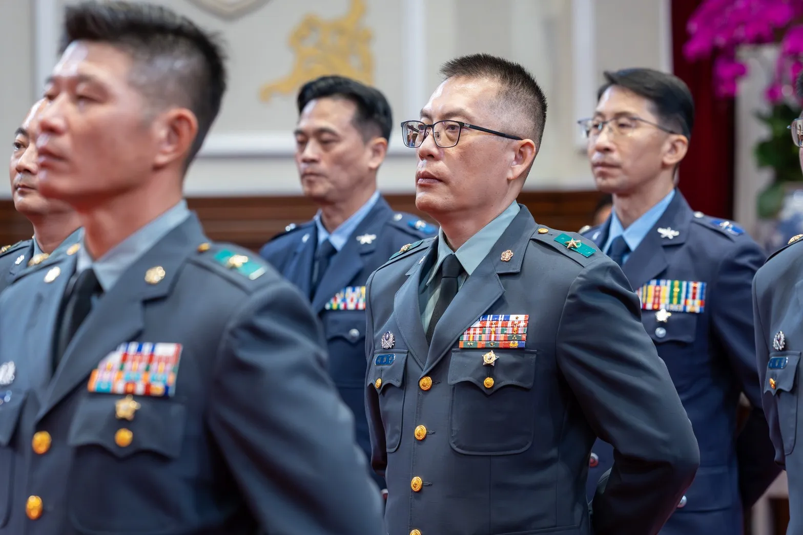 To prevent the PLA from seizing Green Island and Orchid Island and using them to envelop Taiwan, Second Theater Taitung Regional Command Commander Rear Admiral Hu Ya-chung (center) organized the first-ever defensive deployment to those islands.