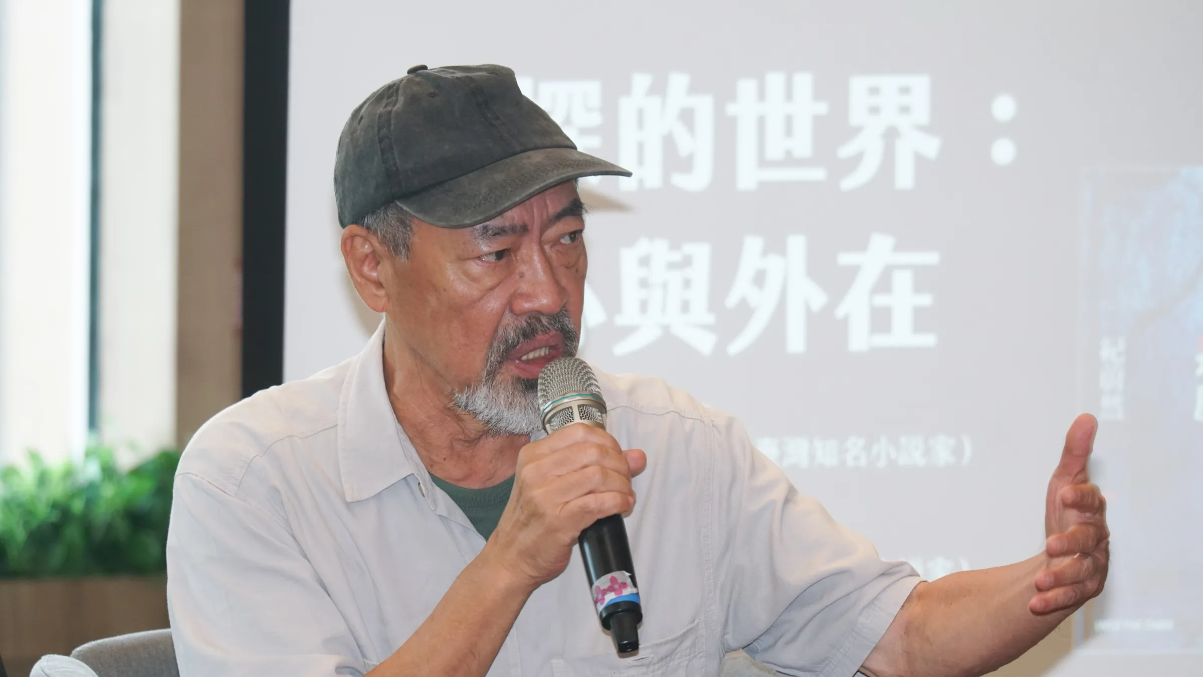 20260725-作家紀蔚然（見圖）新書發表，與作家張國立舉行座談。(蔡親傑攝)