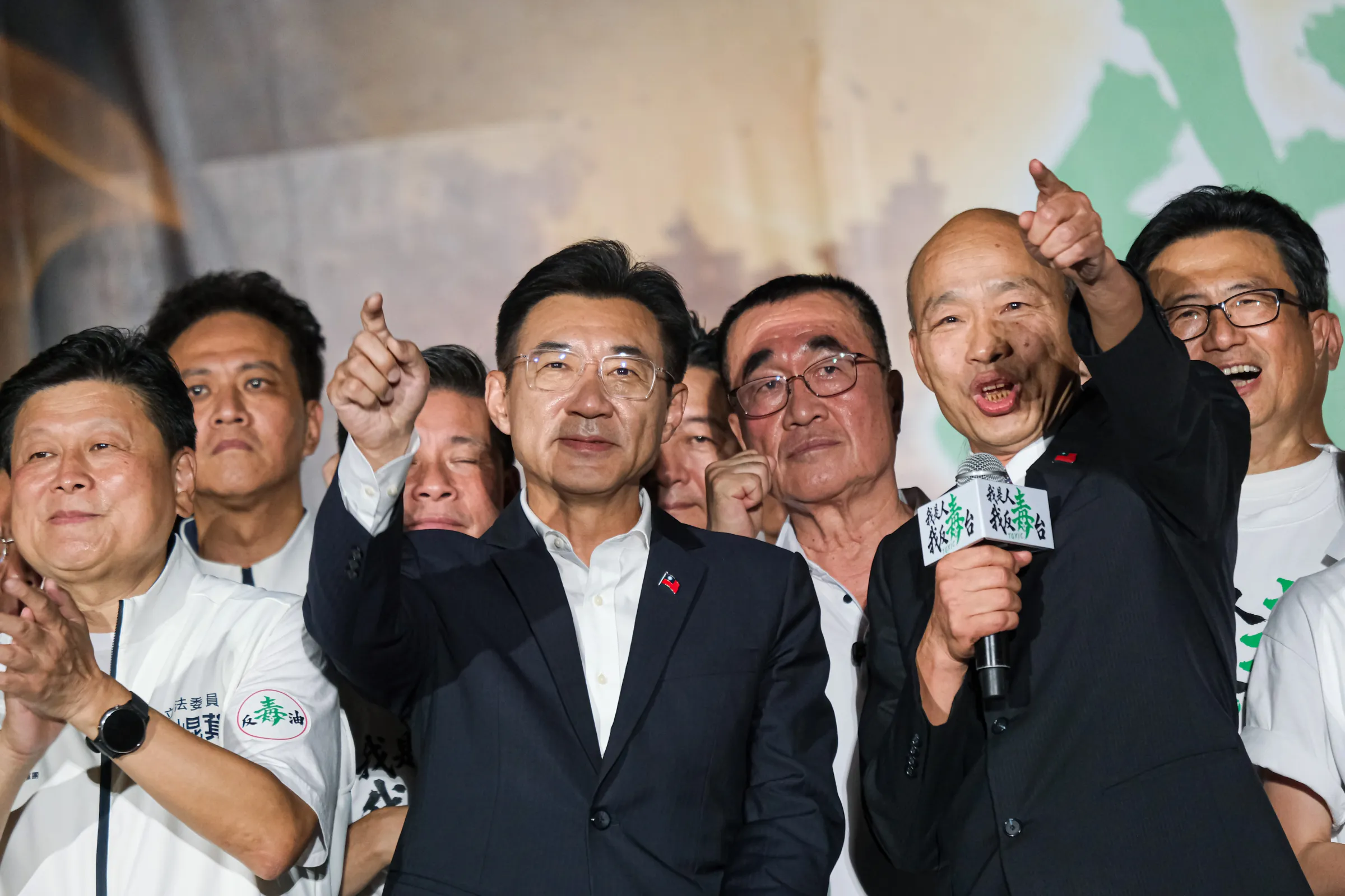 20260725-國民黨與民眾黨25日在台北凱達格蘭大道舉行「我是人，我反毒台」集會。（劉偉宏攝）