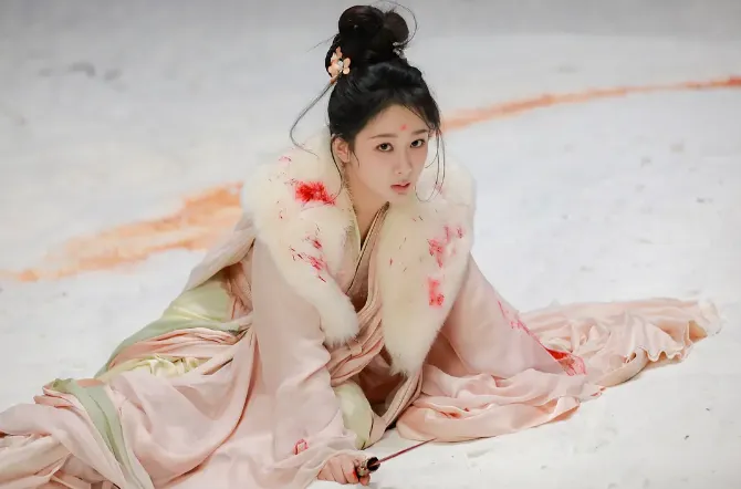 陸劇戰損造型最美女主第8名：楊紫《長相思》（圖／取自微博）