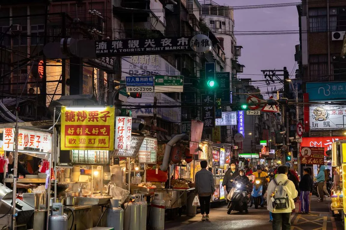 提及湳雅夜市，網友發文最常聊到的不是花俏的新穎網紅店，而是這裡老字號的「硬實力」。（圖／取自新北市觀光旅遊網）