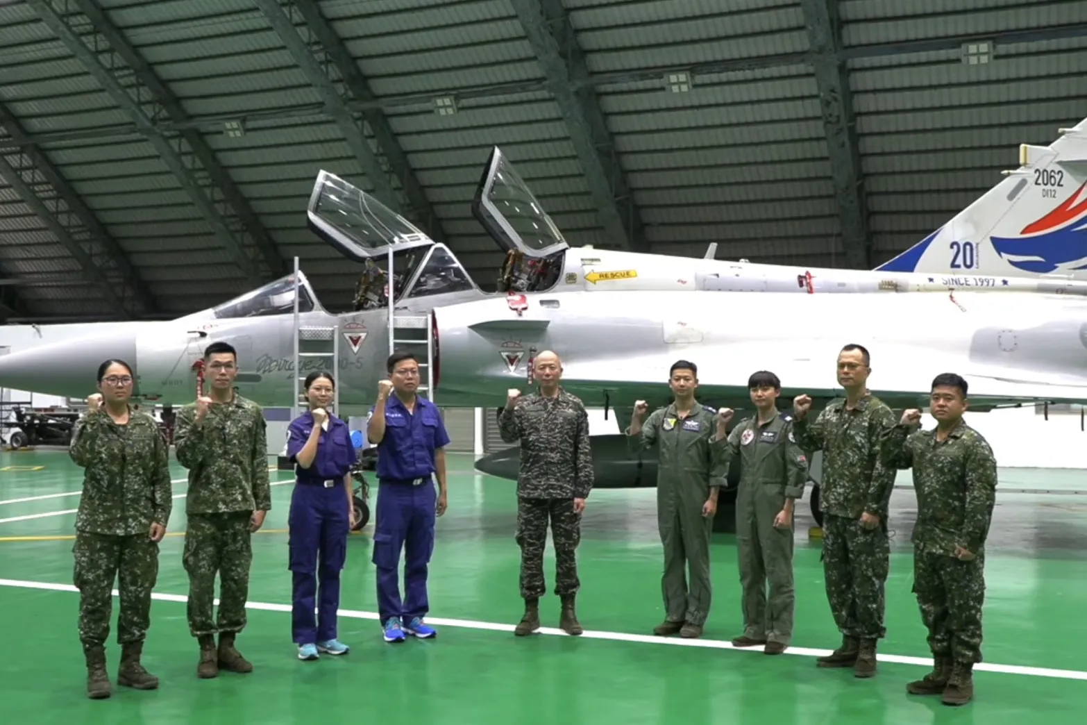 20260730-參謀總長梅家樹上將30日在「國軍115年精神戰力專案教育」，慰勉新竹空軍基地第一線官兵。（取自軍聞社）
