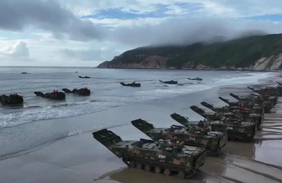 解放軍近期在東山島等海域實彈演訓。（中國軍網）