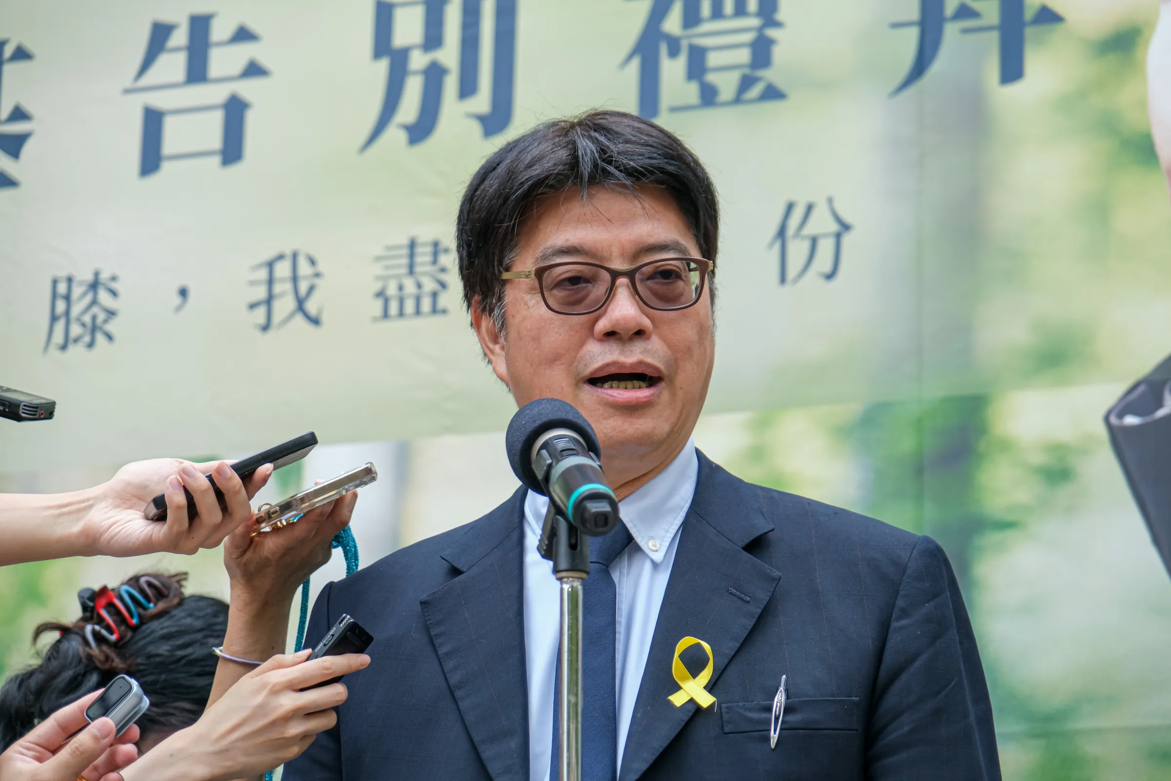 20260731-陸委會主委邱垂正31日赴台灣基督長老教會濟南教會出席林榮基先生告別禮拜。（劉偉宏攝）