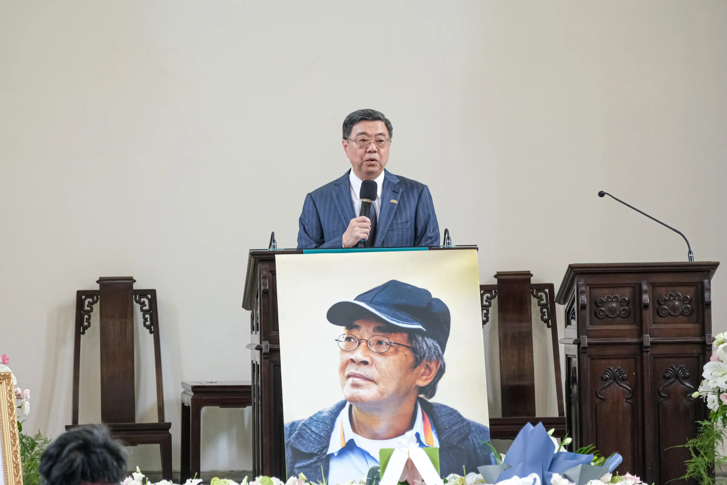 20260731-行政院長卓榮泰31日赴台灣基督長老教會濟南教會出席林榮基先生告別禮拜。（劉偉宏攝）