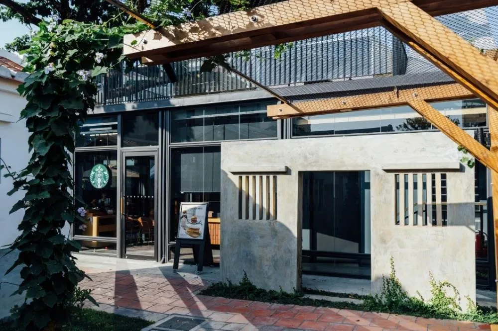 星巴克新港門市。（圖／Starbucks Coffee） 
