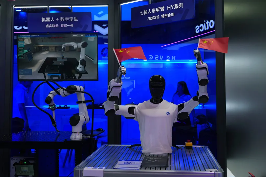 中國AI大展展示的人形機器人。（美聯社）