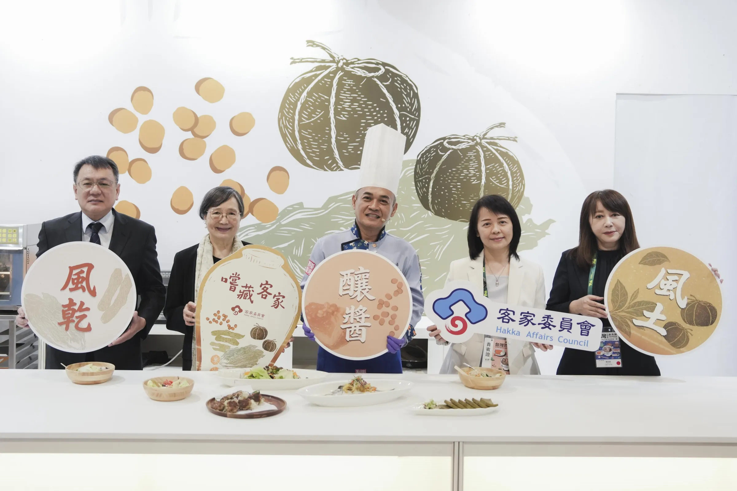 客家餐飲品牌「阿爸的客家菜」郭敏昌主廚親臨現場展演。（圖／客委會提供）