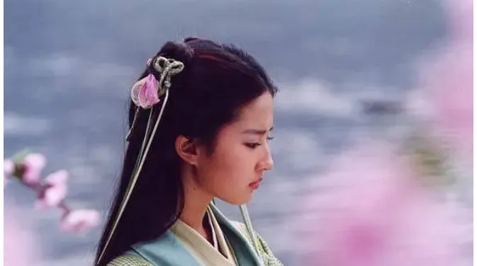 仙俠陸劇最美女主角第1名：劉亦菲《仙劍奇俠傳》（圖／取自微博）