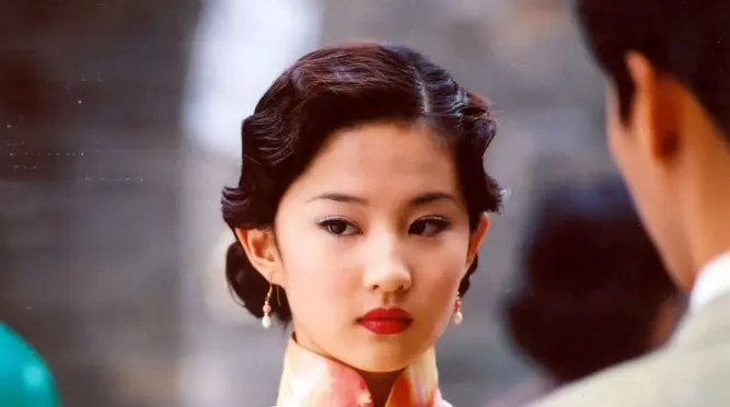 民國陸劇最美女主第4名：劉亦菲《金粉世家》》（圖／取自微博）
