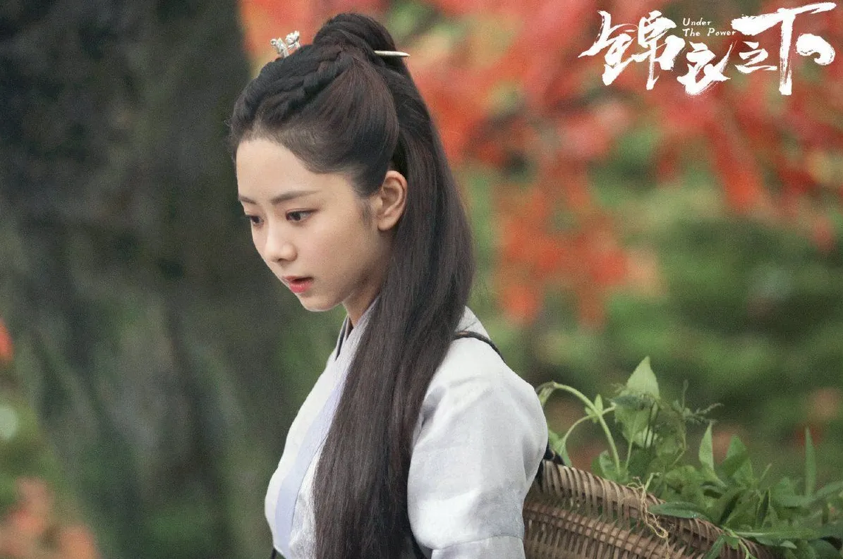 陸劇最會選劇本女星第5名：譚松韻《最好的我們》《錦衣之下》《以家人之名》（圖／取自微博）