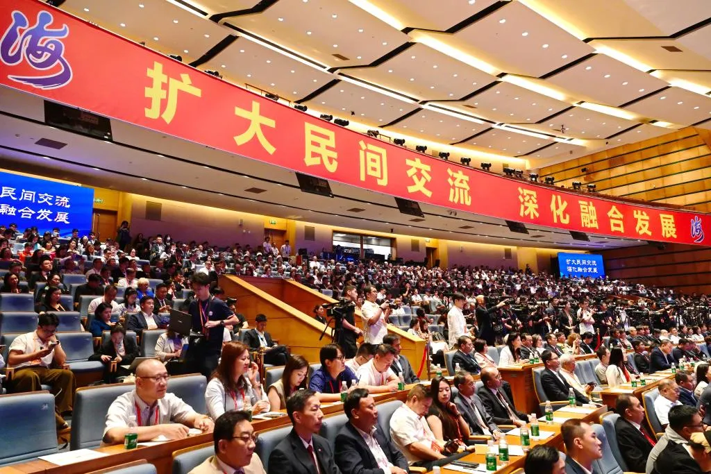 第18屆海峽論壇在福建廈門舉行，活動中還舉辦簽約會，讓陸企採購台灣農產品，其中包括台東鳳梨釋迦。（新華社）
