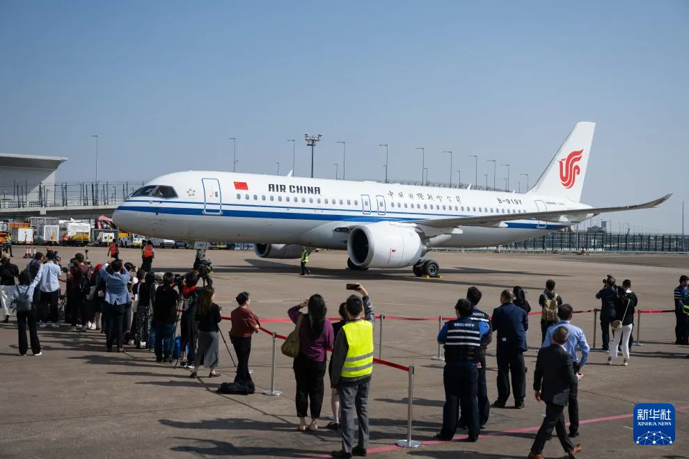 C919命名密碼曝光，C意指China中國，9則指「天長地久」，19則指最大載客量為190座。圖為中國國際航空所屬的C919客機。（新華社）