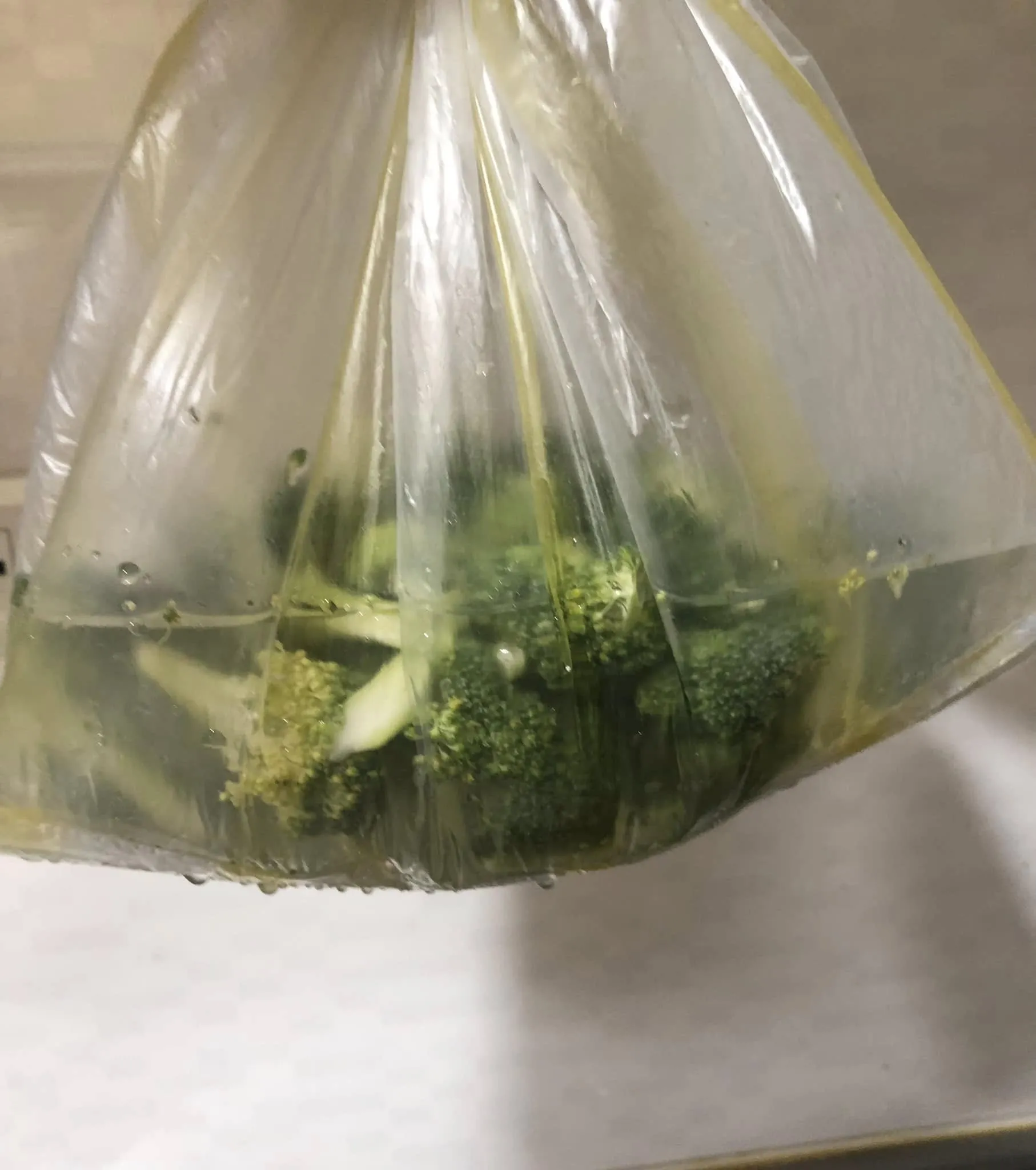 一名網友發文分享，花椰菜正確清洗方式。（圖／翻攝自家常菜）