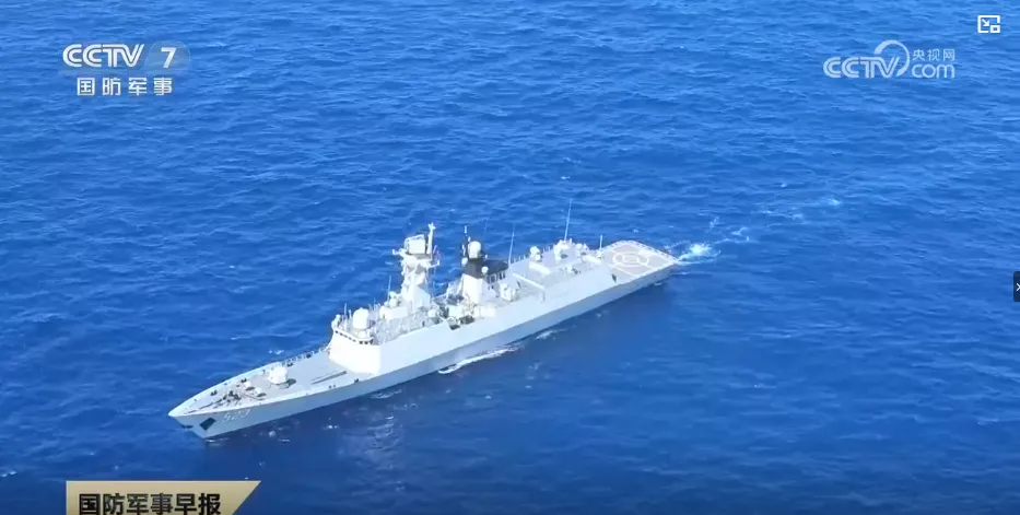  隸屬東部戰區、中國解放軍海軍現役的紅河艦（054A型護衛艦）。（翻攝自央視新聞）