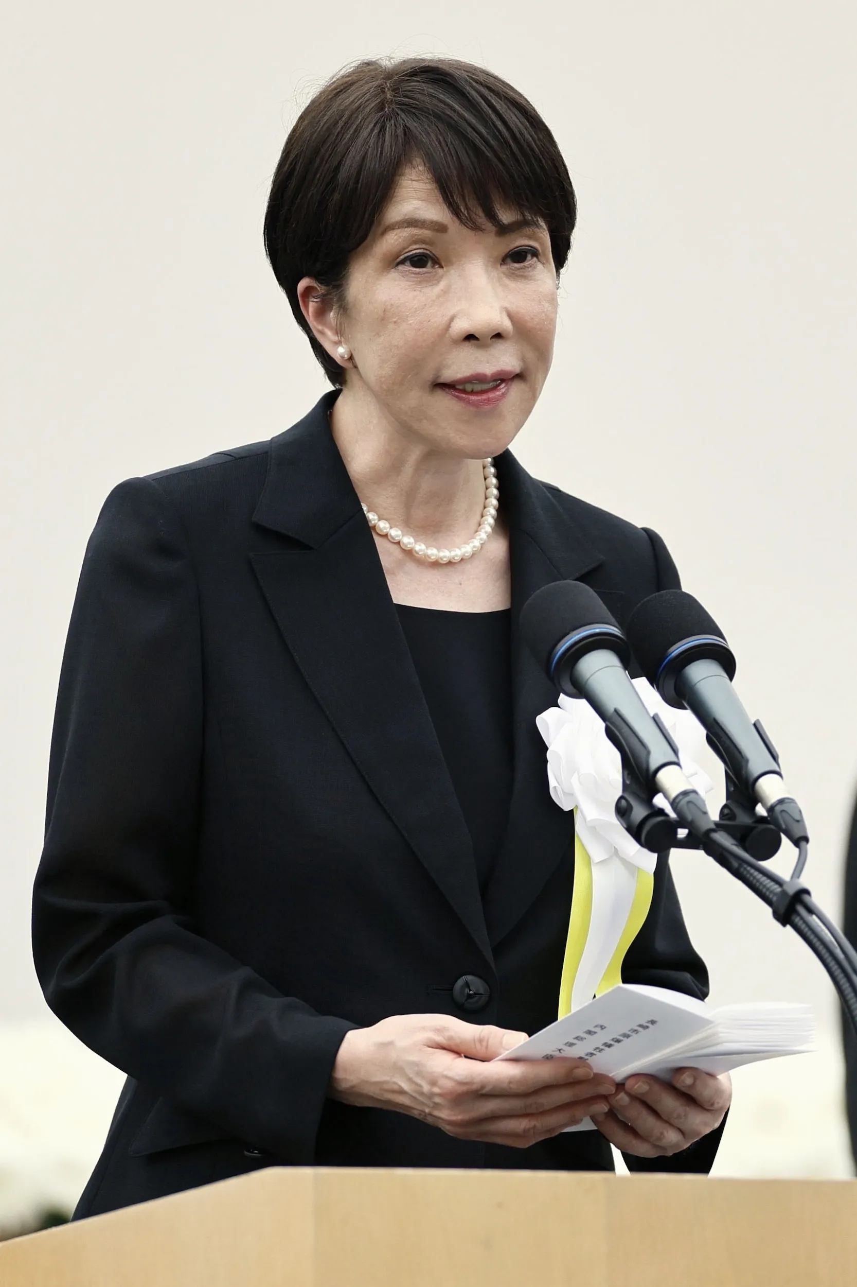 2026年8月9日，日本首相高市早苗在長崎和平公園舉行的原子彈爆炸81週年紀念儀式發表演說。（美聯社）