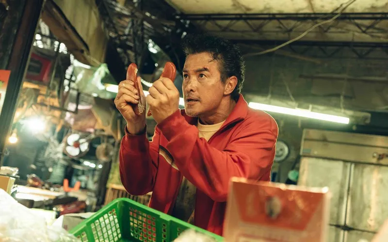 李銘順「黑白清道夫」飾中年魯蛇黑道 演員李銘順（圖）在影集「黑白清道夫」詮釋中年魯蛇黑道，他表示，角色充滿層次，期待作品上線。（Netflix提供）中央社記者洪素津傳真115年8月13日