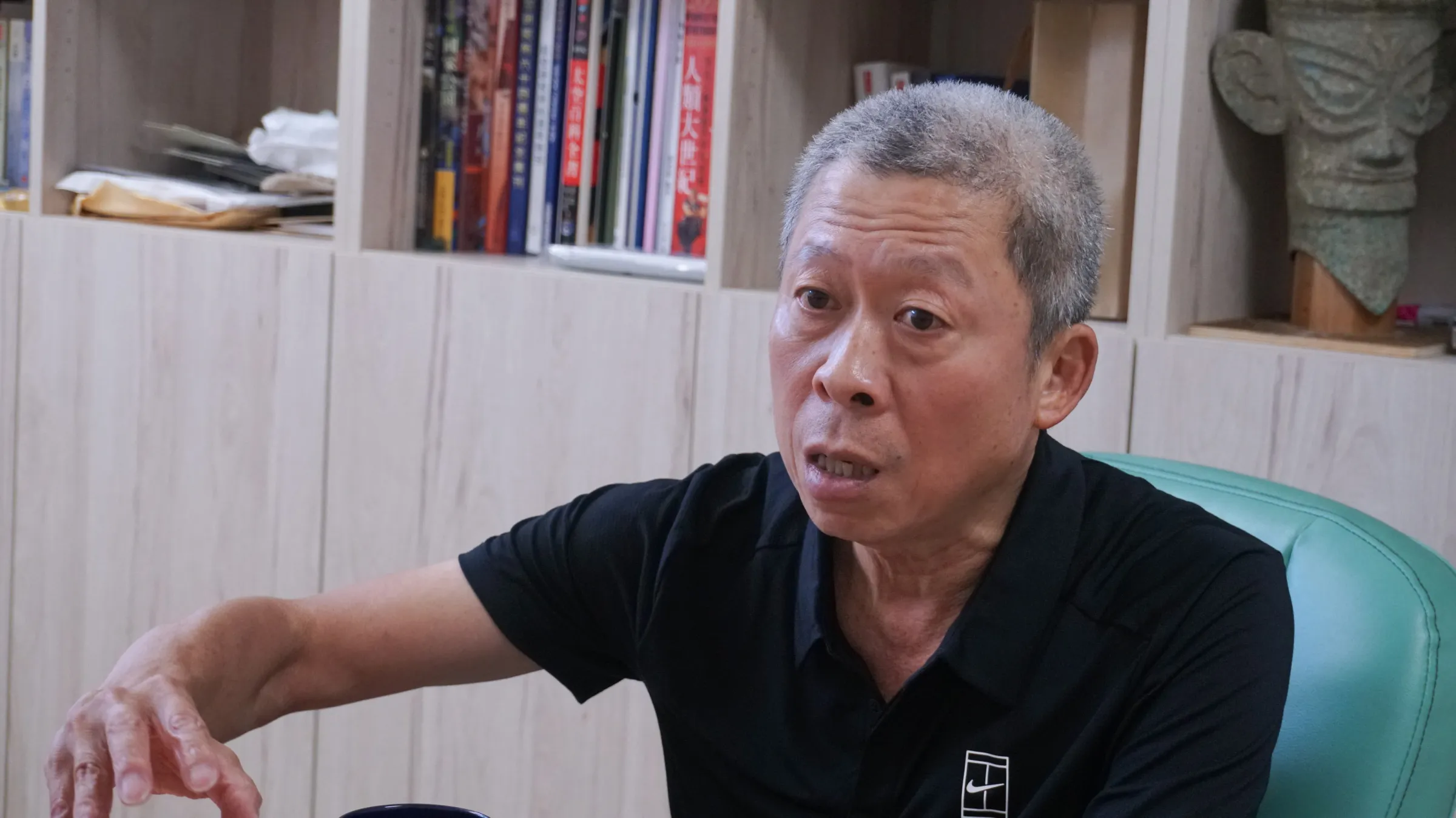 中科院航空研究所の齊立平・前所長は、インタビューで非レッドの要求は任務のリスクに応じて区別すべきだと指摘した（蔡親傑撮影）