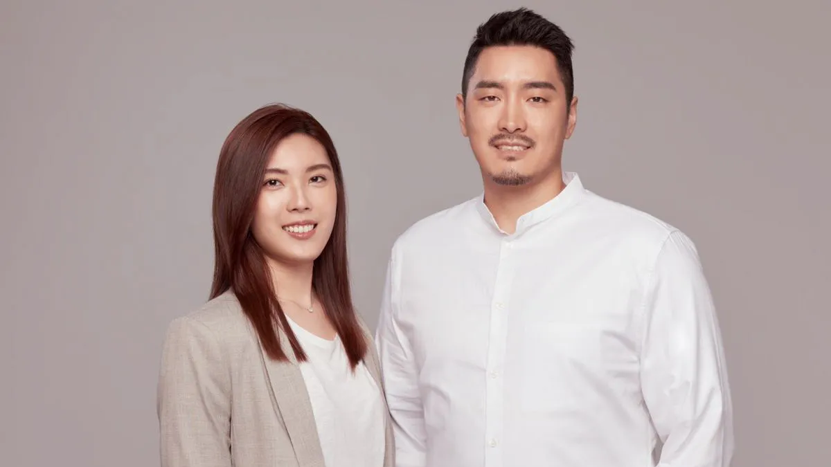 理科太太（右）與前夫John（左）離婚多年仍官司不斷，從憂鬱症、台美分居、個資互告，一路延燒至最新116萬元扣款案，雙方14日和解破局，昔日螢幕夫妻為何走到對簿公堂，本文一次整理多年恩怨始末。（圖／翻攝自理科太太臉書）