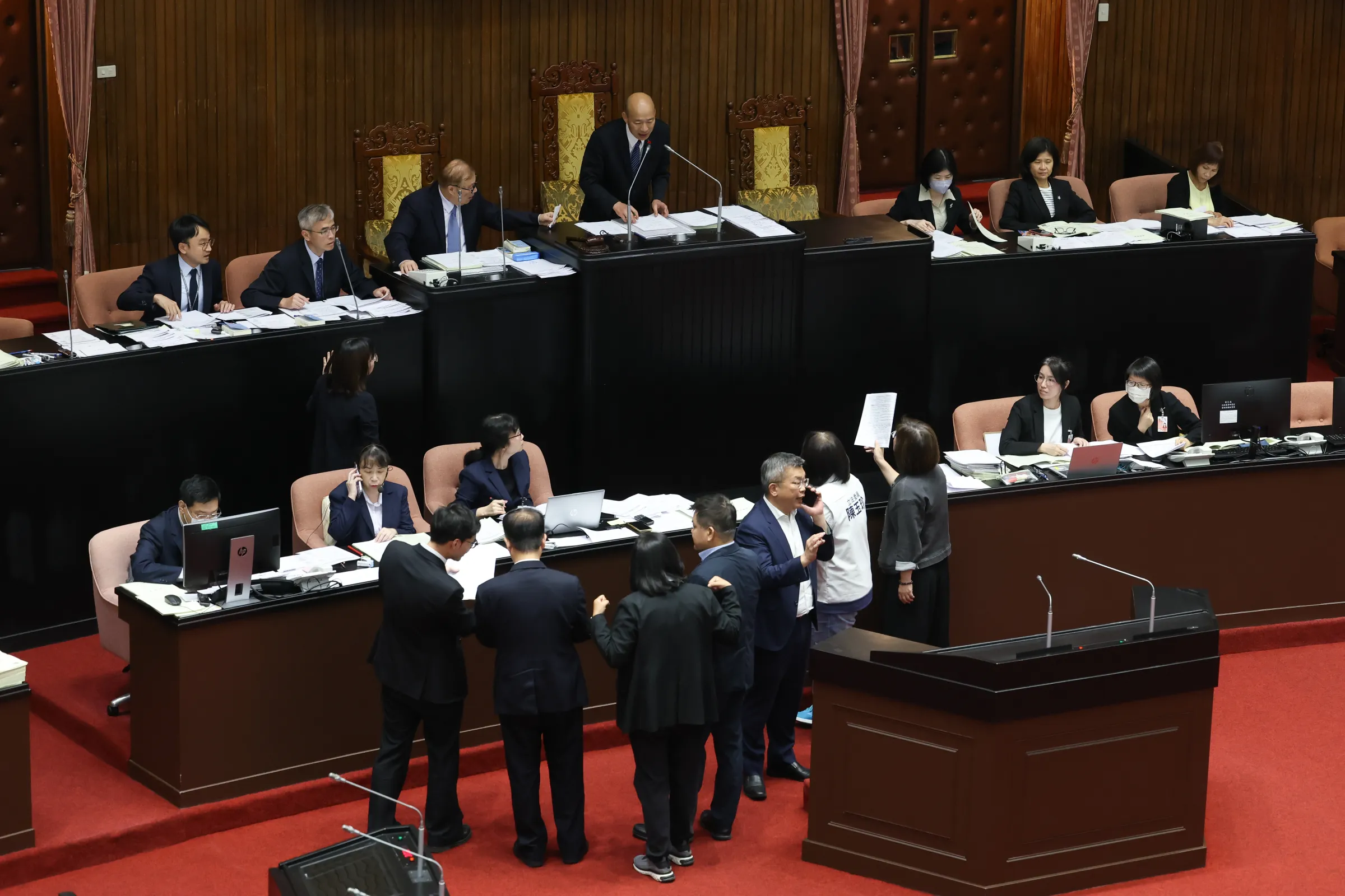 20260814-立法院於14日院會對「115年度中央政府總預算案」進行表決，立法院長韓國瑜進行爭議處理。（陳品佑攝）