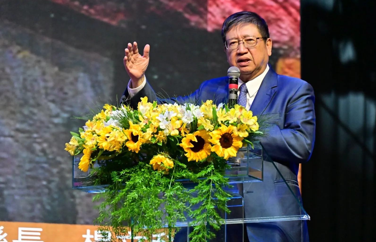 新竹縣長楊文科表示，縣府將客家文化發展列為重要施政方向，從語言、教育、藝術到國際交流，讓客家文化不只是被保存，更能在新時代持續發展。（圖／新竹縣政府提供）