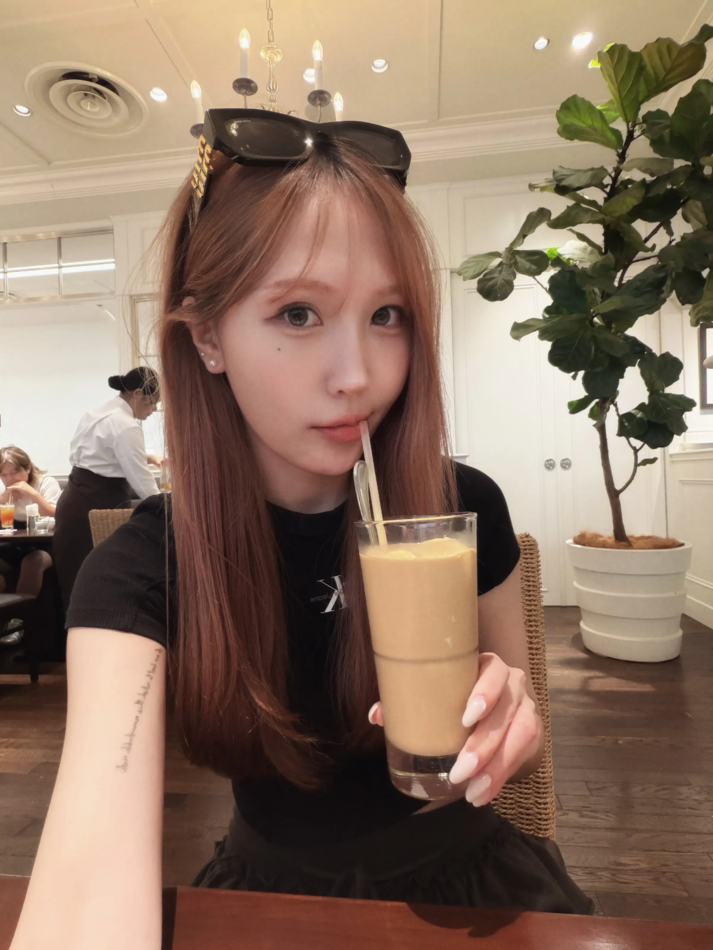 蕭伊（如圖）怒轟前男友Joeman交往期間說謊，還私約台灣籍AV女優，盤點Joeman交往期間五大罪狀。（圖／翻攝自蕭伊IG@11.sns）
