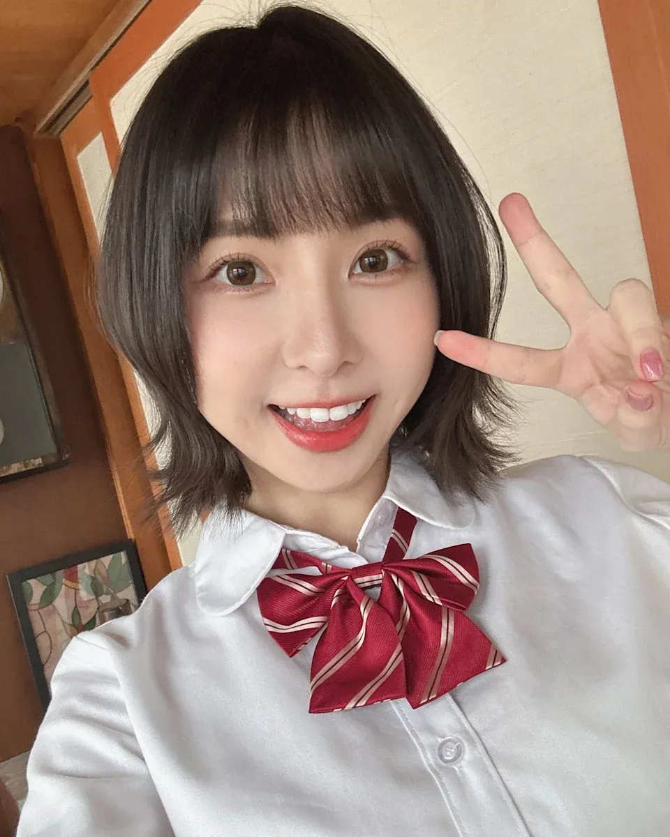 蕭伊拋出2大線索「T開頭」、「台灣女優」，讓不少網友及粉絲猜測是胎尼（Tiny）。（圖／翻攝自Tiny Threads）