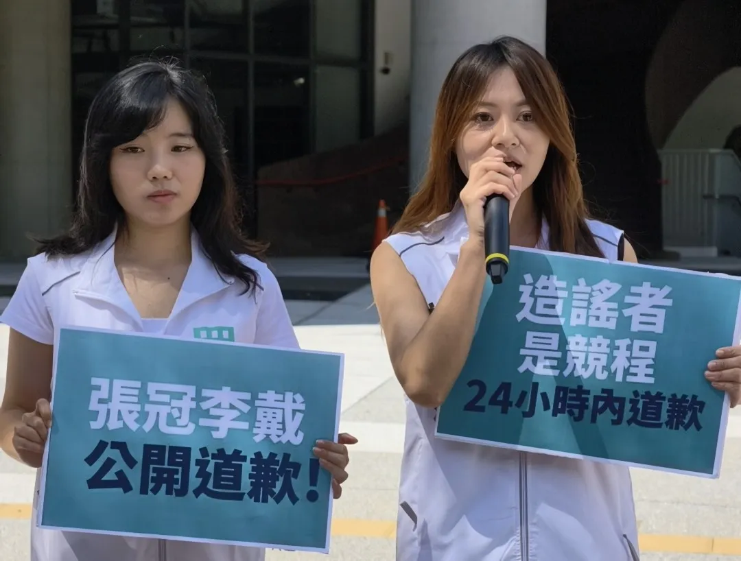 西區市議員參選人施淑婷嘲諷，別人選市長是準備政策白皮書，莊競程選市長最需要的是「勘誤表」。（圖／台灣民眾黨提供）