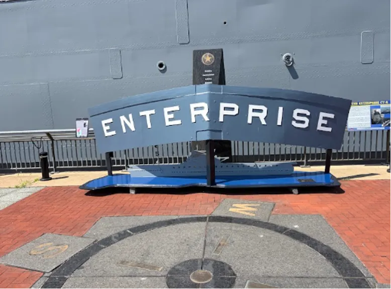 企業號是太平洋戰爭從頭打到尾的美國海軍航空母艦，卻沒能被保存下來，其殘骸反而能在紐澤西號的陳列處看到。（許劍虹提供）