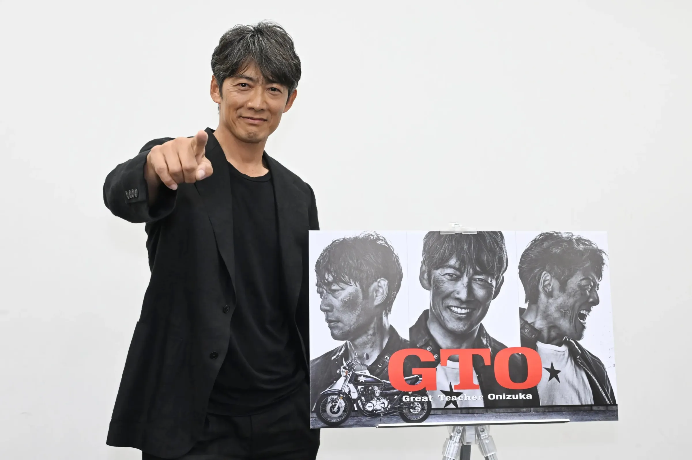 反町隆史睽違26年重騎重機演出《GTO REVIVAL》。（圖／翻攝X／@GTO2026summer）
