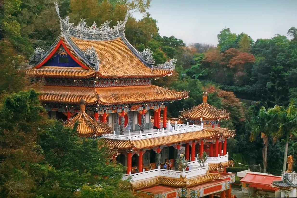Zhinan Temple sits on Monkey Mountain in Taipei's Wenshan District, its architecture blending southern Fujianese and northern Chinese palace styles. (Photo courtesy of Zhinan Temple)