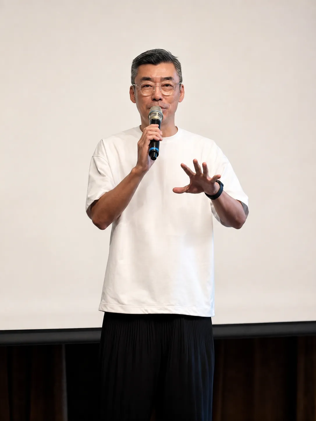 「酒武士」歐子豪（Michael Ou）擔任日本酒特別講座講師，分享福岡縣產酒的風味特色及餐酒搭配應用，帶領與會者深入認識日本酒文化。（圖／主辦單位提供）