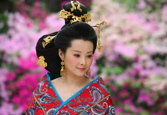 古裝陸劇最有皇后相女星第7名：袁立《母儀天下》（圖／取自微博）