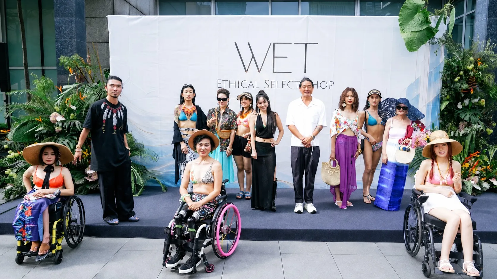 WET道德選品店開幕邀請歌手Kimberley陳芳語，以及中華民國視障者家長協會、陽光基金會與台灣輪椅人協會夥伴共同亮相，以多元陣容打破時尚伸展台的單一審美。（圖／WET道德選品店提供）