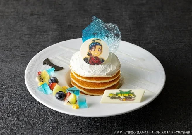 新宿プリンスホテルは8月27日、9月分予約の約7割が埋まるなど好評を博しているアニメ『魔入りました！入間くん』の1日1室限定コンセプトルームをメディア向けに公開した。新宿プリンスホテル