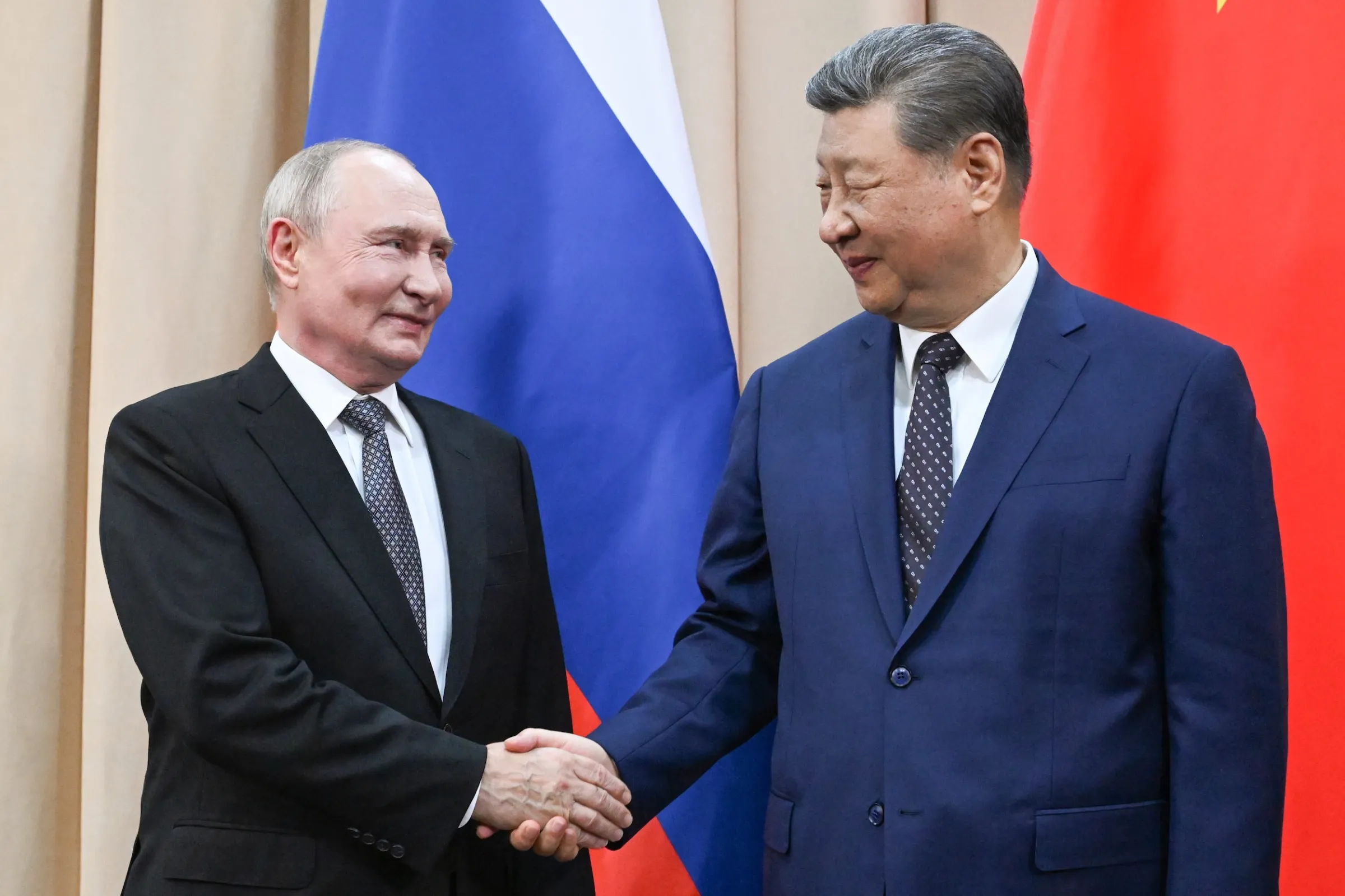 Taiwan's national security agencies say Beijing and Moscow have recently reached an understanding to cooperate across the First Island Chain. (File photo, AP)