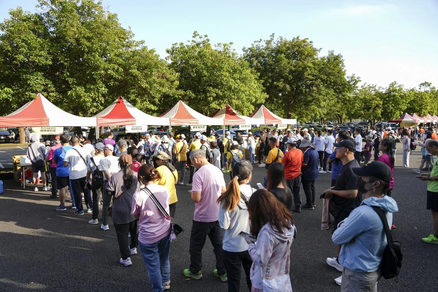 璟都有愛健走嘉年華活動邀請桃園在地石門活魚、伴手禮店家、觀光工廠到現場市集設攤，以實際行動讓民眾認識桃園，為地方產業創造商機！