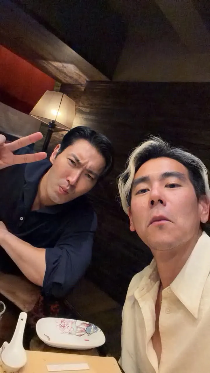 始源在台灣驚喜合體彭于晏及《破風》昔日夥伴，11年友情掀起回憶殺；沒想到他發文一度把《破風》寫成《波風》，遭粉絲瘋狂提醒後火速改正。（圖／翻攝自崔始源Threads@siwonchoi）