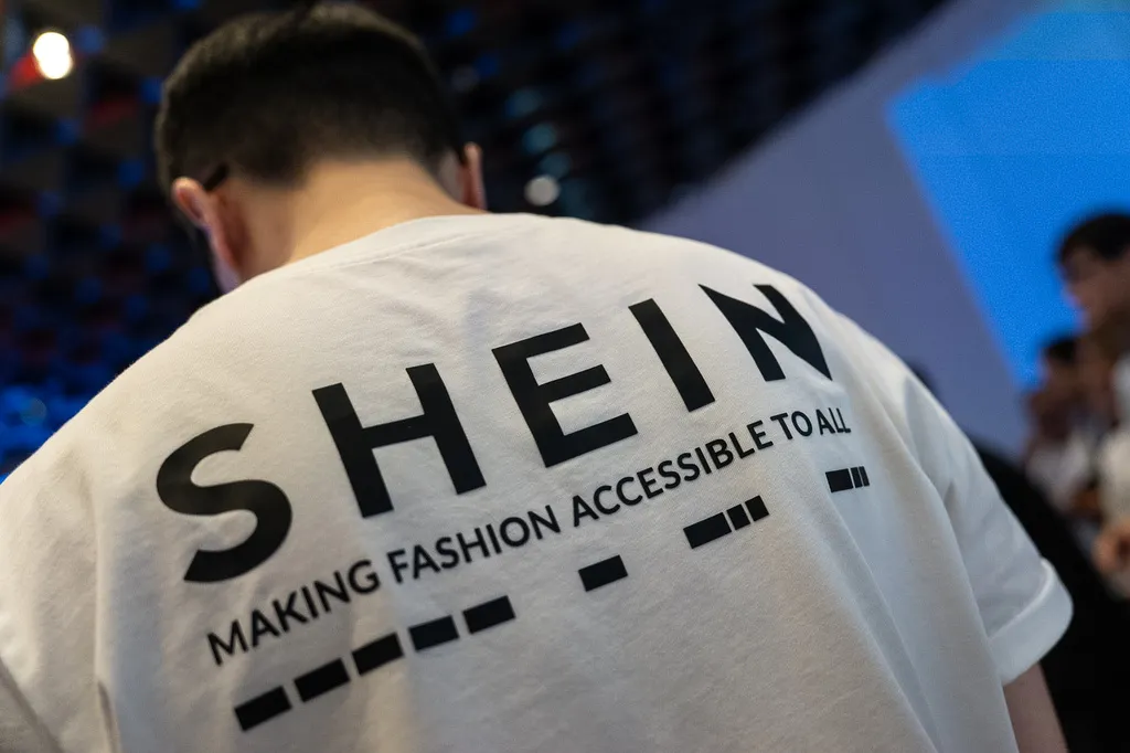 中國創立的快時尚線上零售巨頭Shein（希音）日前正式在香港上市。（美聯社）