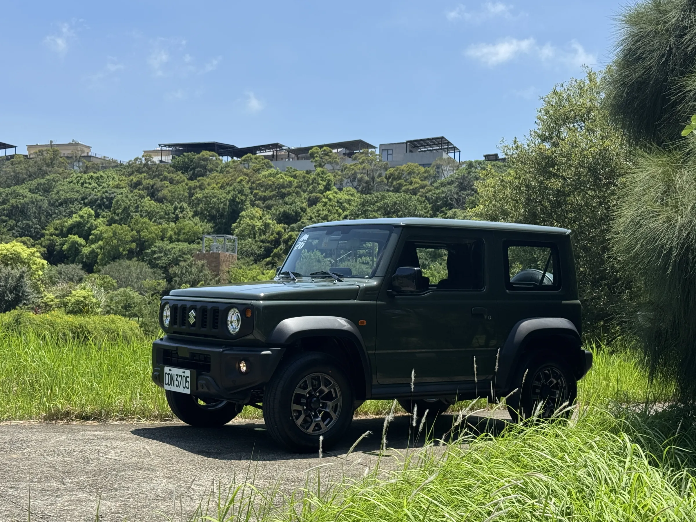 此次Jimny維持單一車型販售，建議售價84.9萬元。（劉芯衣攝）