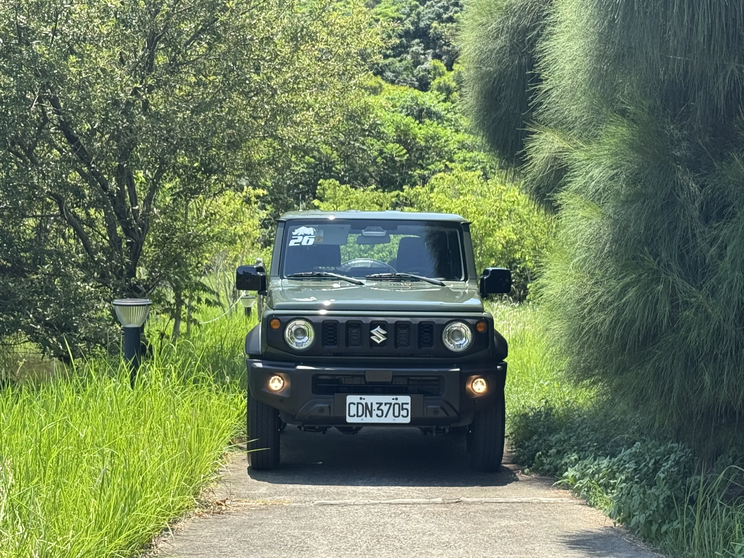 此次Jimny維持單一車型販售，建議售價84.9萬元。（劉芯衣攝）