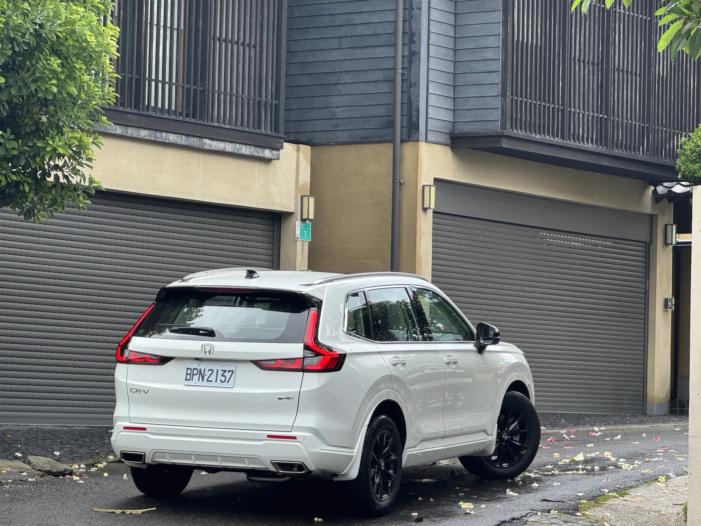 CR-V加入油電動力後沒有變成一台完全不同的CR-V，而是把大家熟悉的CR-V，變得更安靜、更舒服，也更符合現在的用車需求。