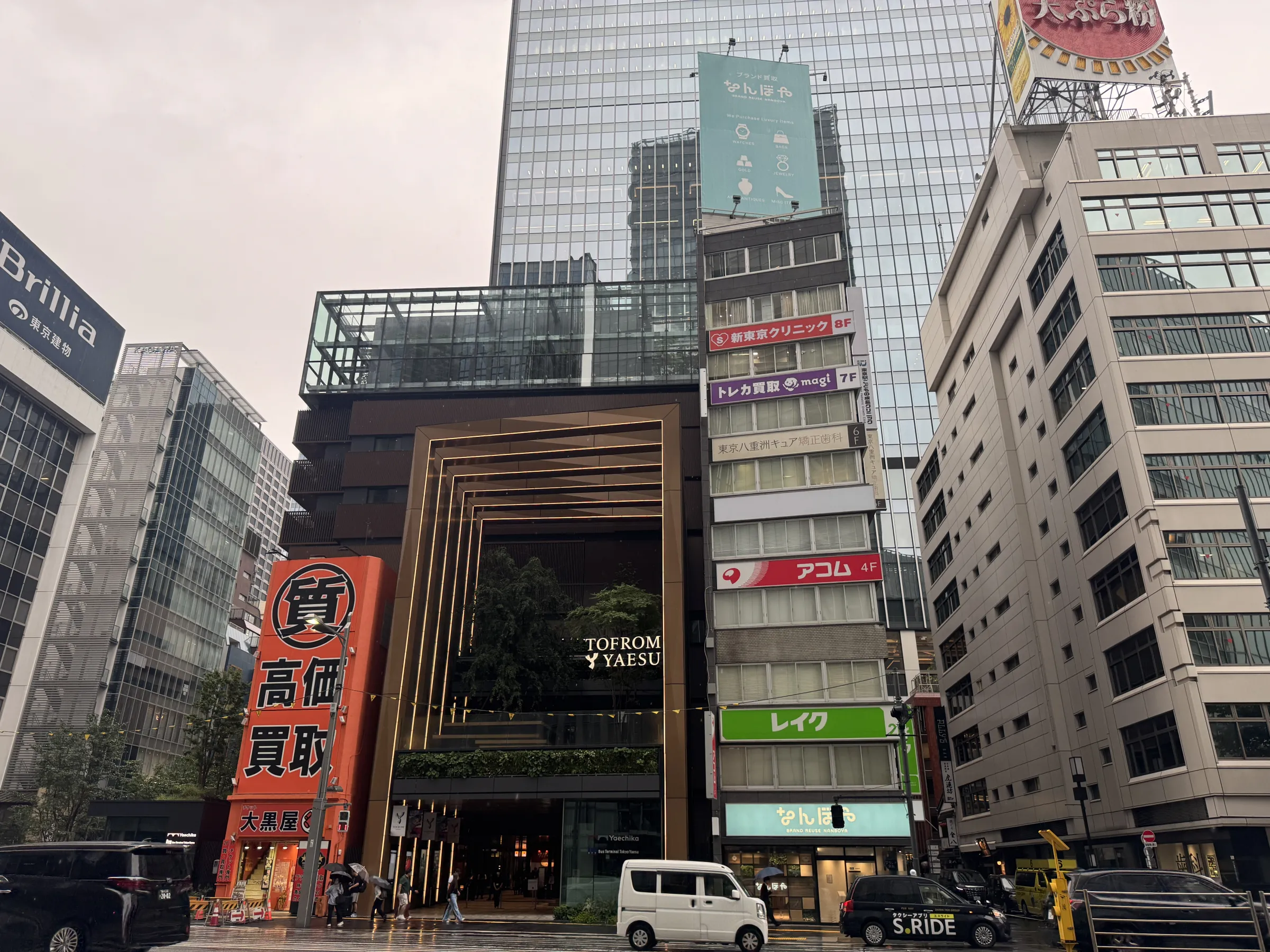 東京駅直結の大規模再開発「TOFROM YAESU TOWER」が説明会を開き、小澤社長が語る25年の開発の歴史や岩井俊二監督のアートプロジェクト、全68店舗の商業エリアの詳細が明らかになった。黃信維