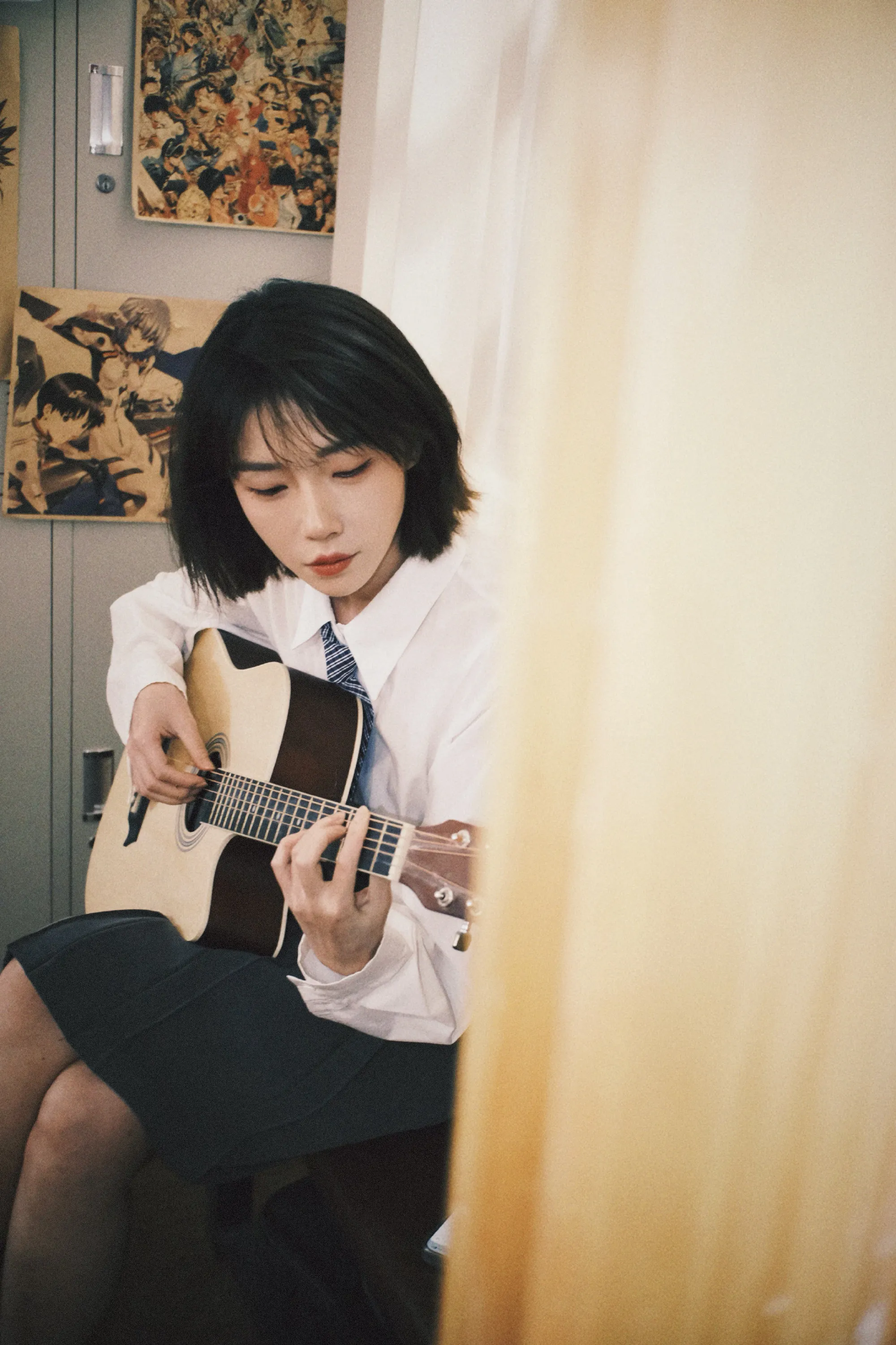 劉戀因曾任北京奧美創意總監、組成Mr. Miss奪下金曲獎，加上養有薩摩耶等多項巧合，被網友猜測是《早春晴朗》男主角欒念的原型人物。（圖／翻攝自劉戀微博）