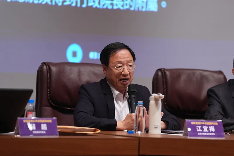 江宜樺出席總統直選30年研討會 台北政經學院基金會12日舉辦「總統直選30年的回顧與前瞻研討會」第2天活動，前行政院長江宜樺在「馬基維利的憲政時刻」圓桌論壇暢談己見。中央社記者徐肇昌攝 115年9月12日
