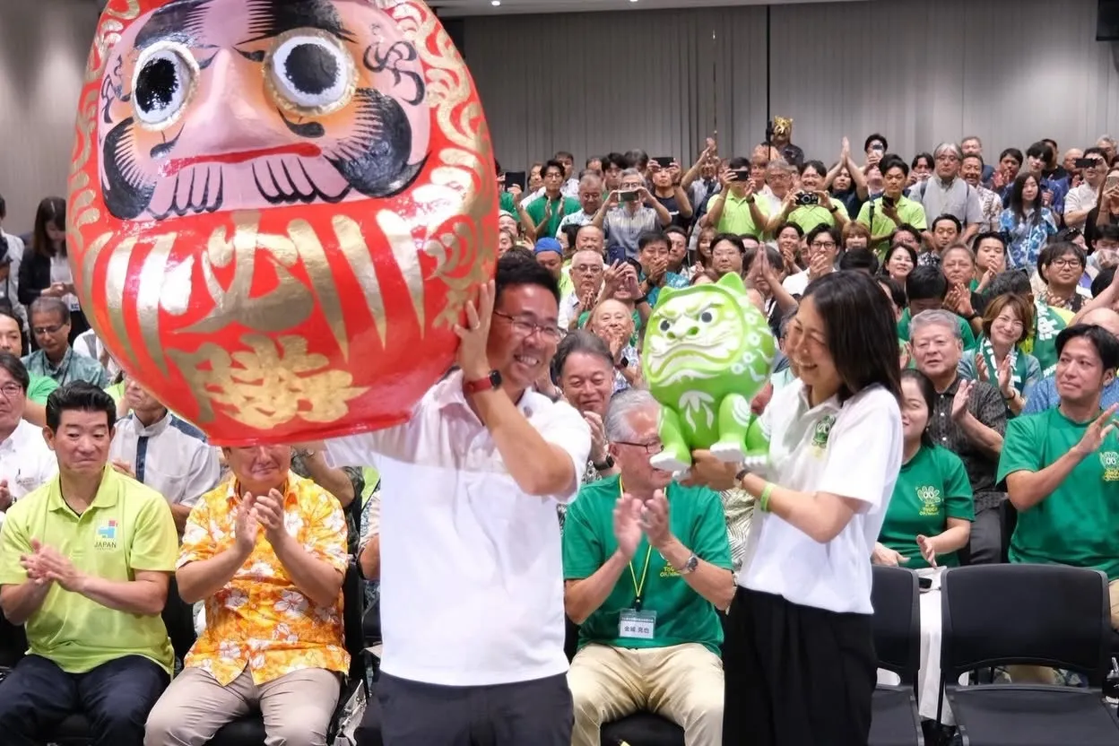 古謝玄太打出「縣民所得倍增」的政見，成功讓沖繩變天。（翻攝古謝玄太臉書）