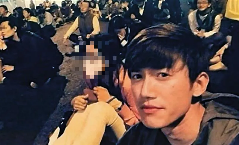 吳慷仁也是當時曾到現場靜坐、留下照片的藝人之一。（圖／翻攝自FB@吳慷仁）